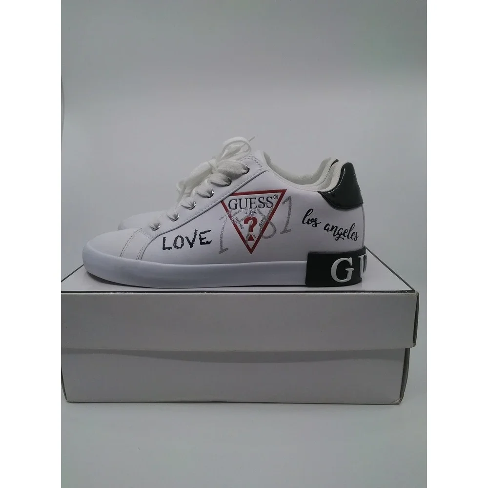 Guess Mens Pathin White Love Los Angeles Logo Sneakers GWPATHIN5 Size 8.5 M